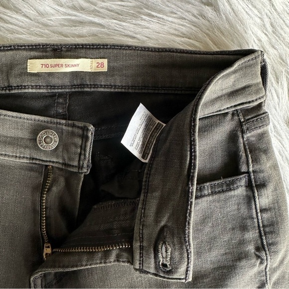 Levi’s 710 Jeans Pants Grey Wash Denim Stretch Pockets Preppy Super Skinny Sz 28 - Picture 3 of 5